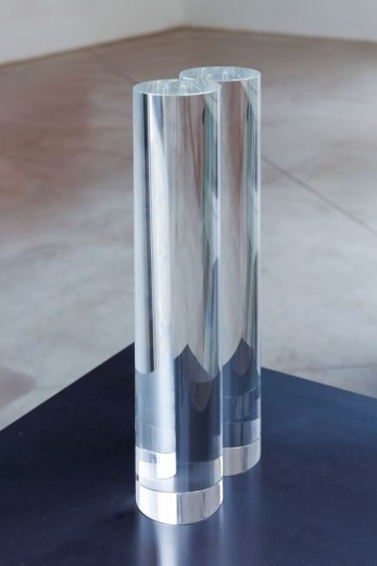 Václav Cigler, Michal Motyčka, Dvojice, 2018, optické sklo, 50 × 20 × 10 cm